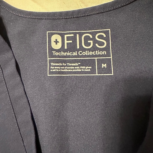 Navy Casma Figs M top - Picture 3 of 3